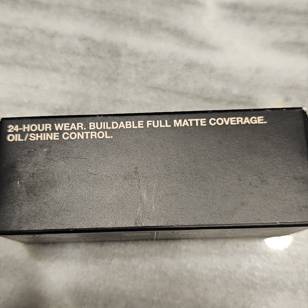 MAC Studio Fix Liquid Foundation NC12 New in box - Picture 3 of 6